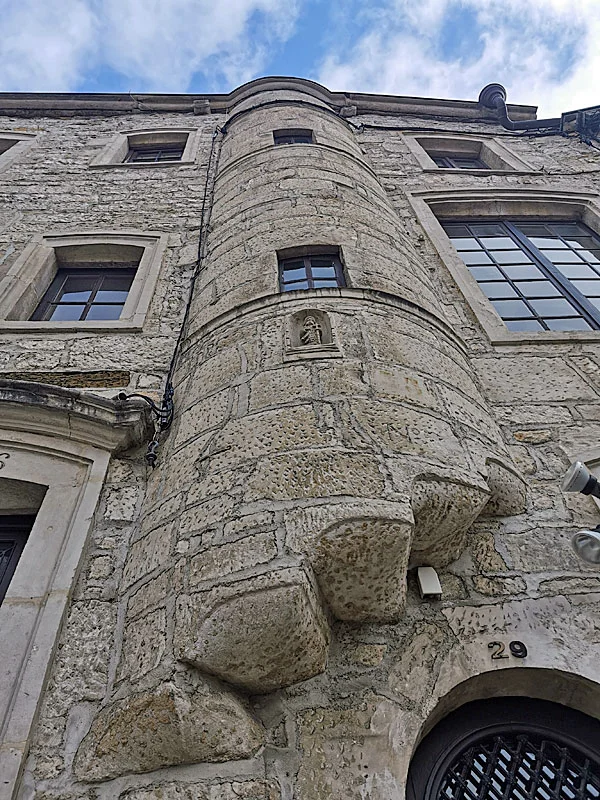 Visite thématique : Le Vieux Chaumont avec Euphrosine, sorcière de Calvus Mons (visite ludique)